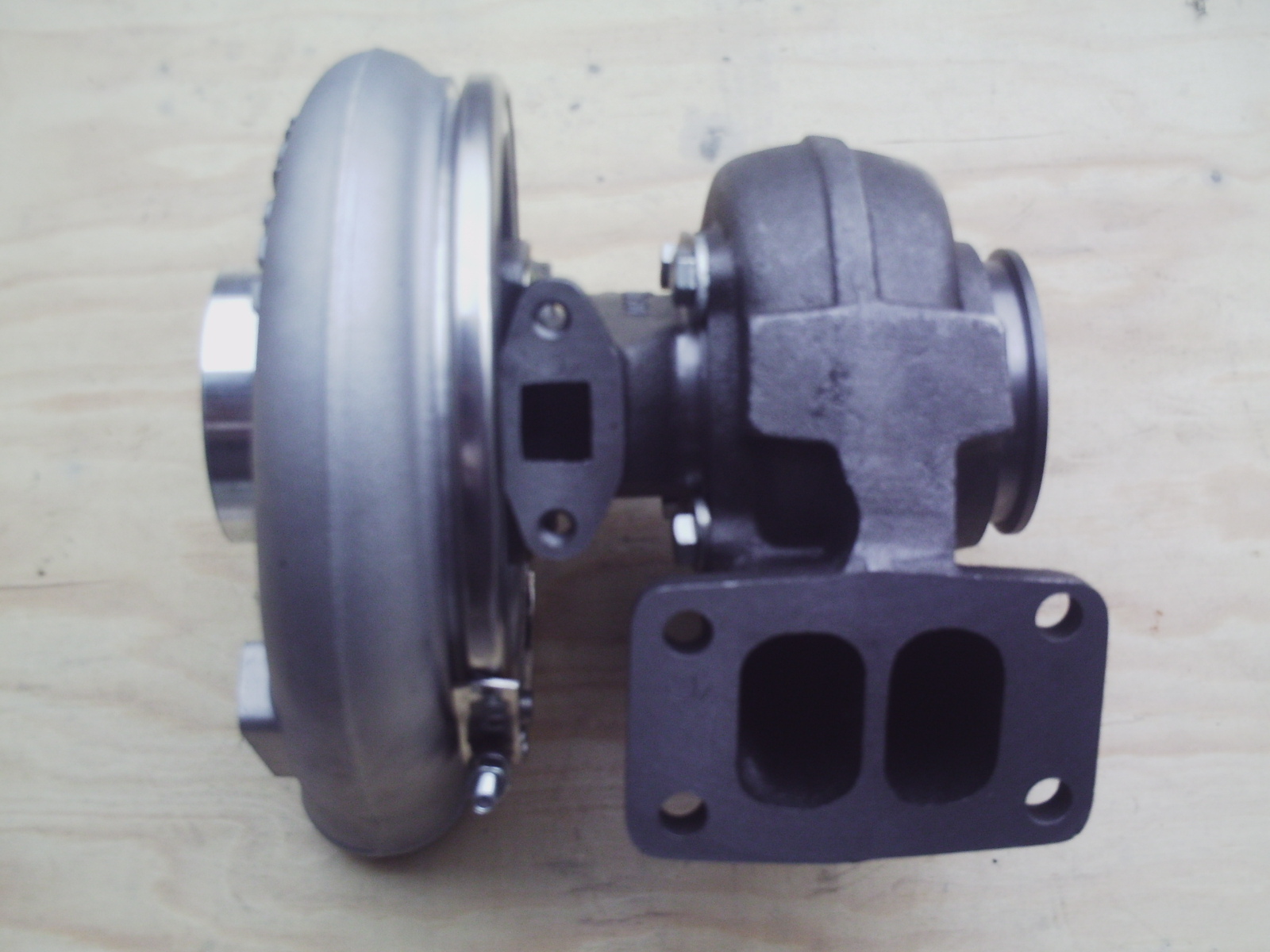 供應3523294康明斯NTA855渦輪增壓器*