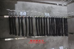 解放CA5163TPBP7K2L2E平板運(yùn)輸車用的一汽CA6DE3-18E3發(fā)動機(jī)的配件及大修