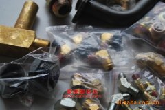 桑巴力CYS5142XXY廂式運輸車用的康明斯ISDe180 30發(fā)動機的配件及維修