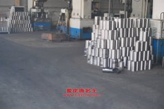 福田BJ6486B1DBA-2輕客車用的福田BJ483ZQB發動機的配件及修理